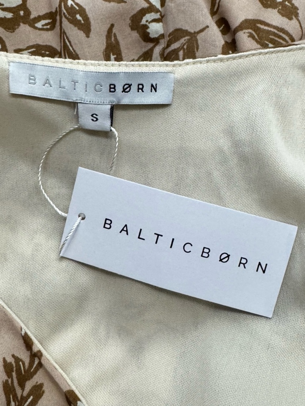 New Baltic Born Connor Romper Taupe Floral Short Sleeves Belted Pockets Small - Picture 10 of 11